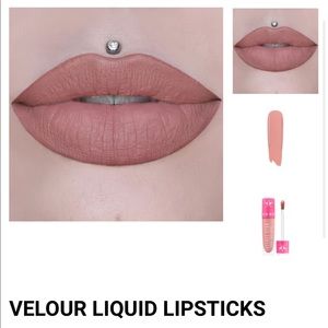 Jeffree star liquid lip in Christmas cookie